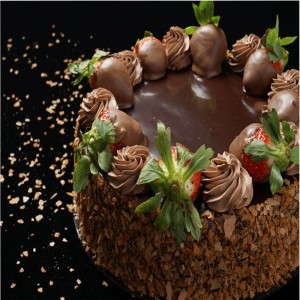 Crunchy Chocolate Strawberry Cake